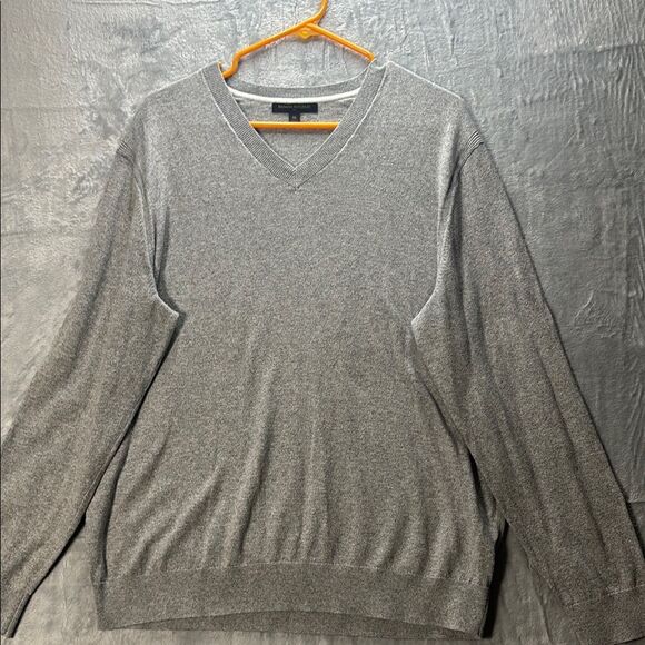 Banana Republic Sweaters - Banana Republic Gray Vneck Soft Sweater Size XL
